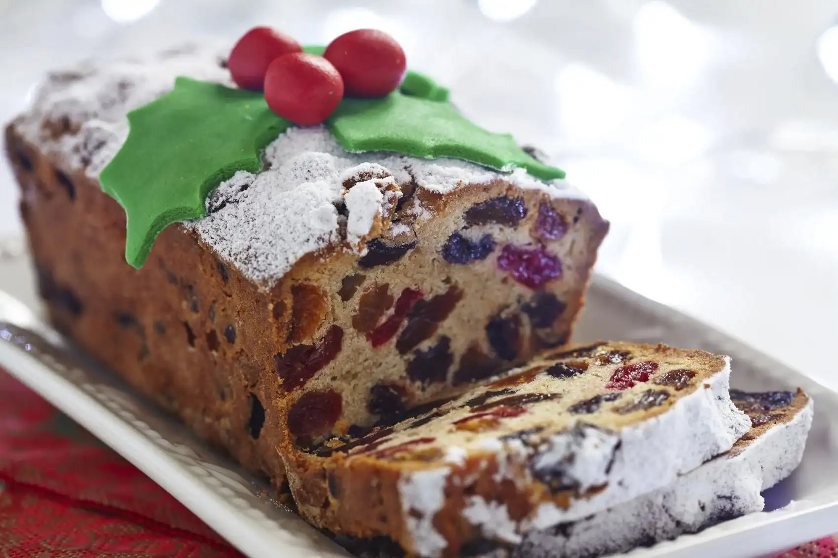 fruit-cake-infaltable-en-esta-epoca-navidena-3-compressor-Dec-17-2022-07-03-58-5228-PM_11zon