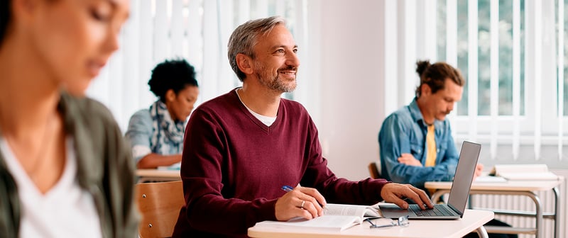 Bachillerato para trabajadores: Completa tu preparatoria sin descuidar tu empleo