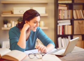 Estudiar después de los 24: Ventajas de ser un estudiante adulto