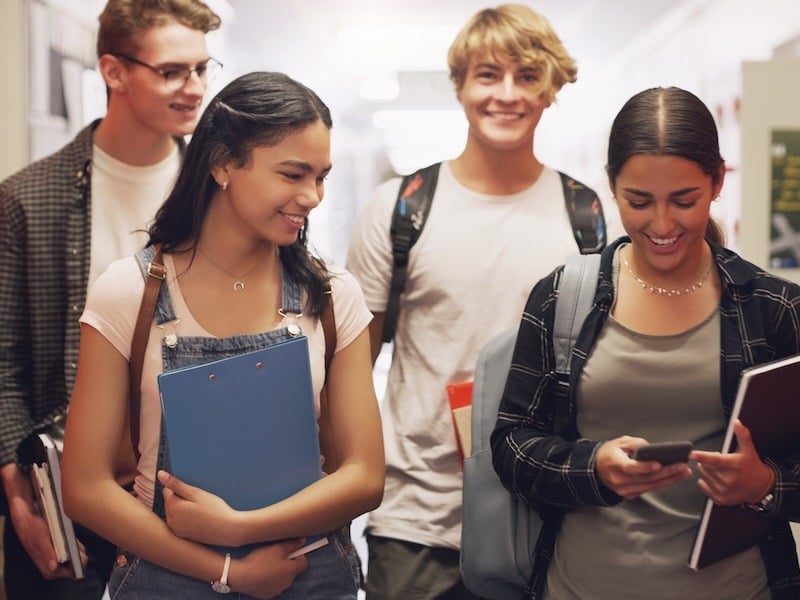 jóvenes estudiante bachillerato internacional
