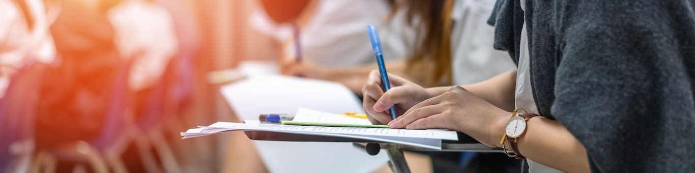 Aspirante revisando requisitos para ingresar a la BUAP 2026