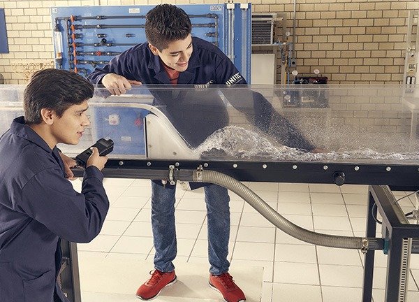 Nuestros Laboratorios de Ingeniería cuentan con lo último en herramientas y aparatos para amalgamar tus conocimientos teóricos con la práctica. ¿Deseas conocerlos?