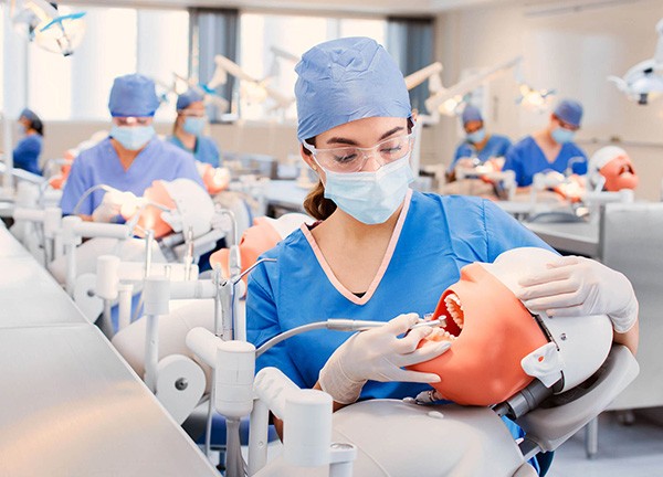 Licenciatura en Cirujano Dentista | Estudiar Odontología UNITEC México