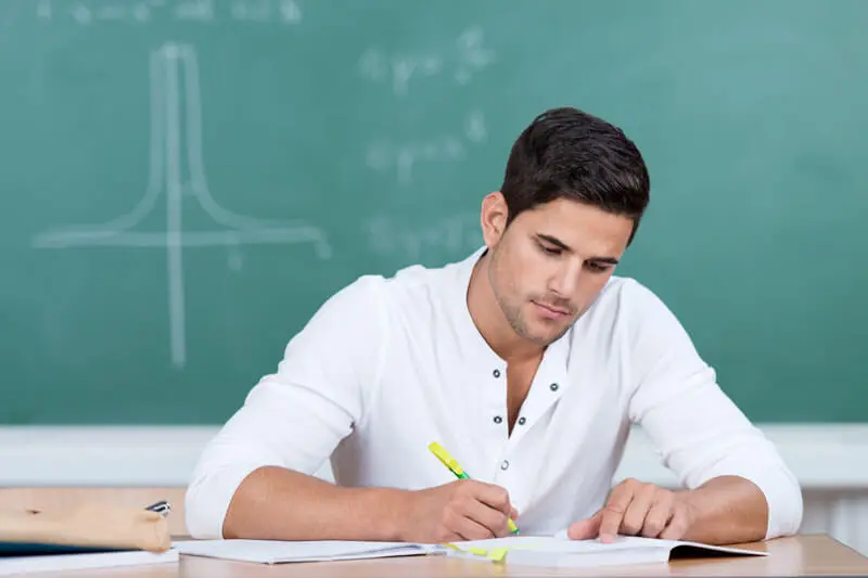 Si te interesa contruir grandes construcciones estudia ingeniería civil.