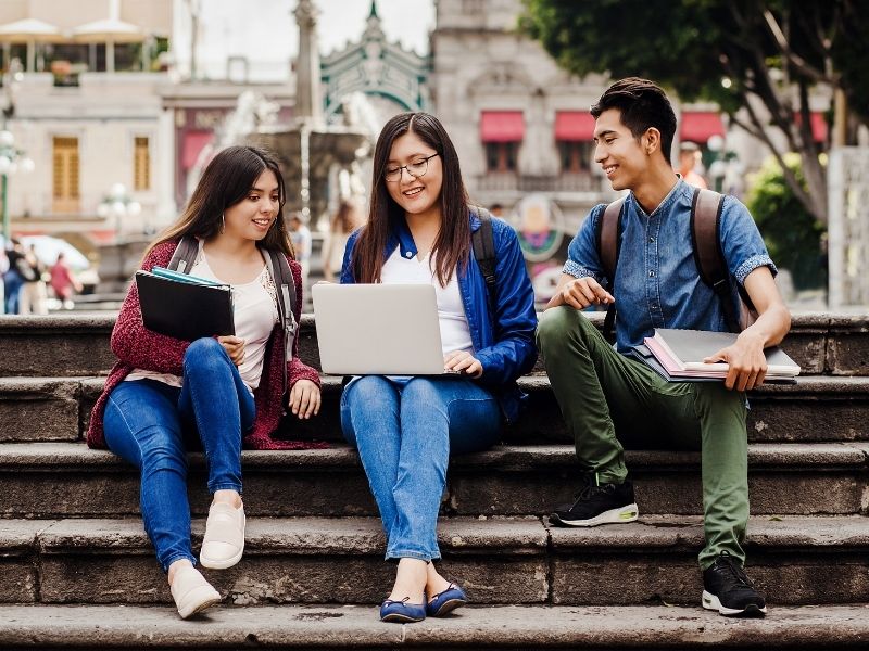 estuida-prepa-unam-uvm