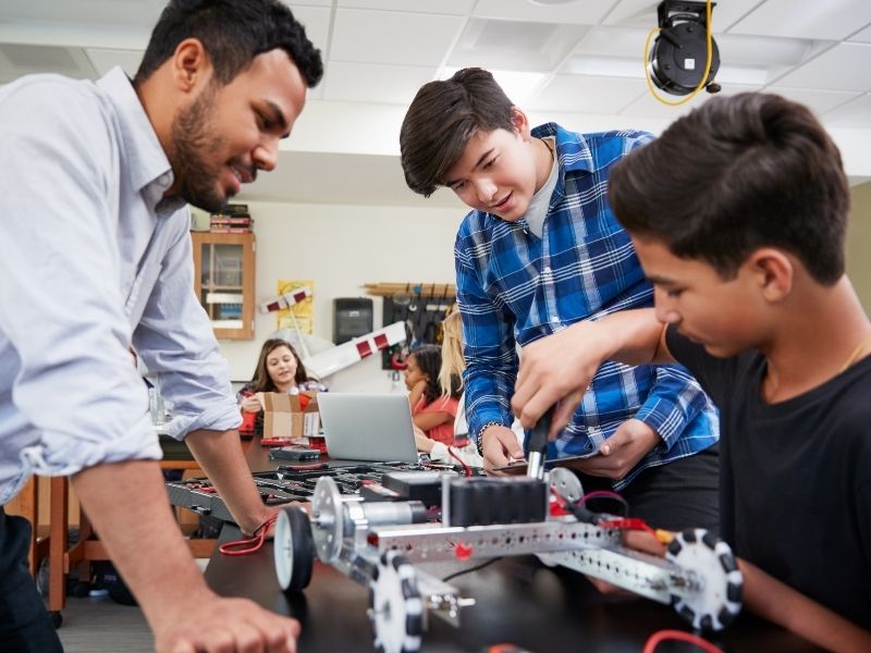 por-que-estudiar-prepa-unam-uvm