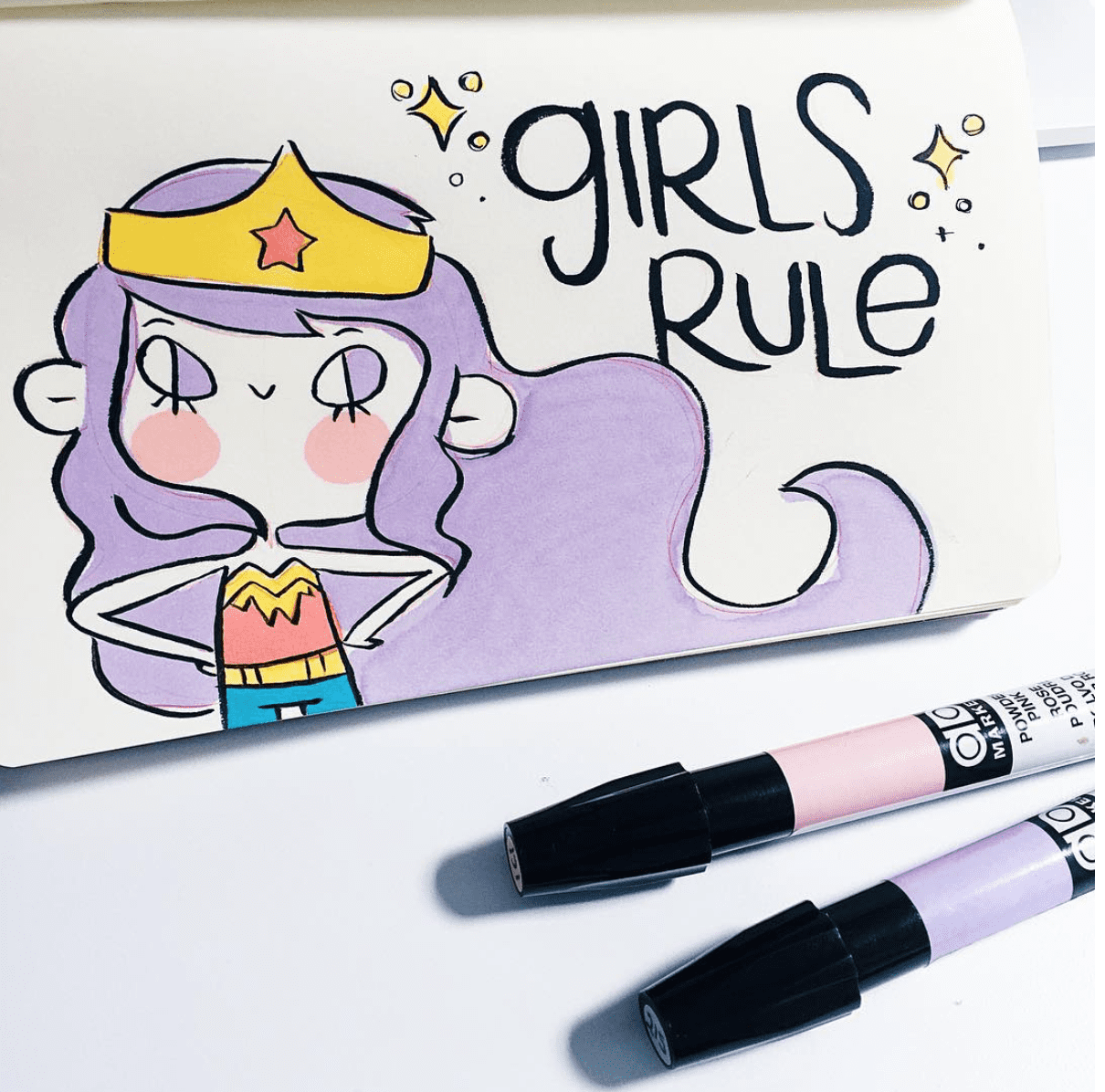 Vania Bachur aka Suupergirl, exitosa ilustradora egresada de UNITEC