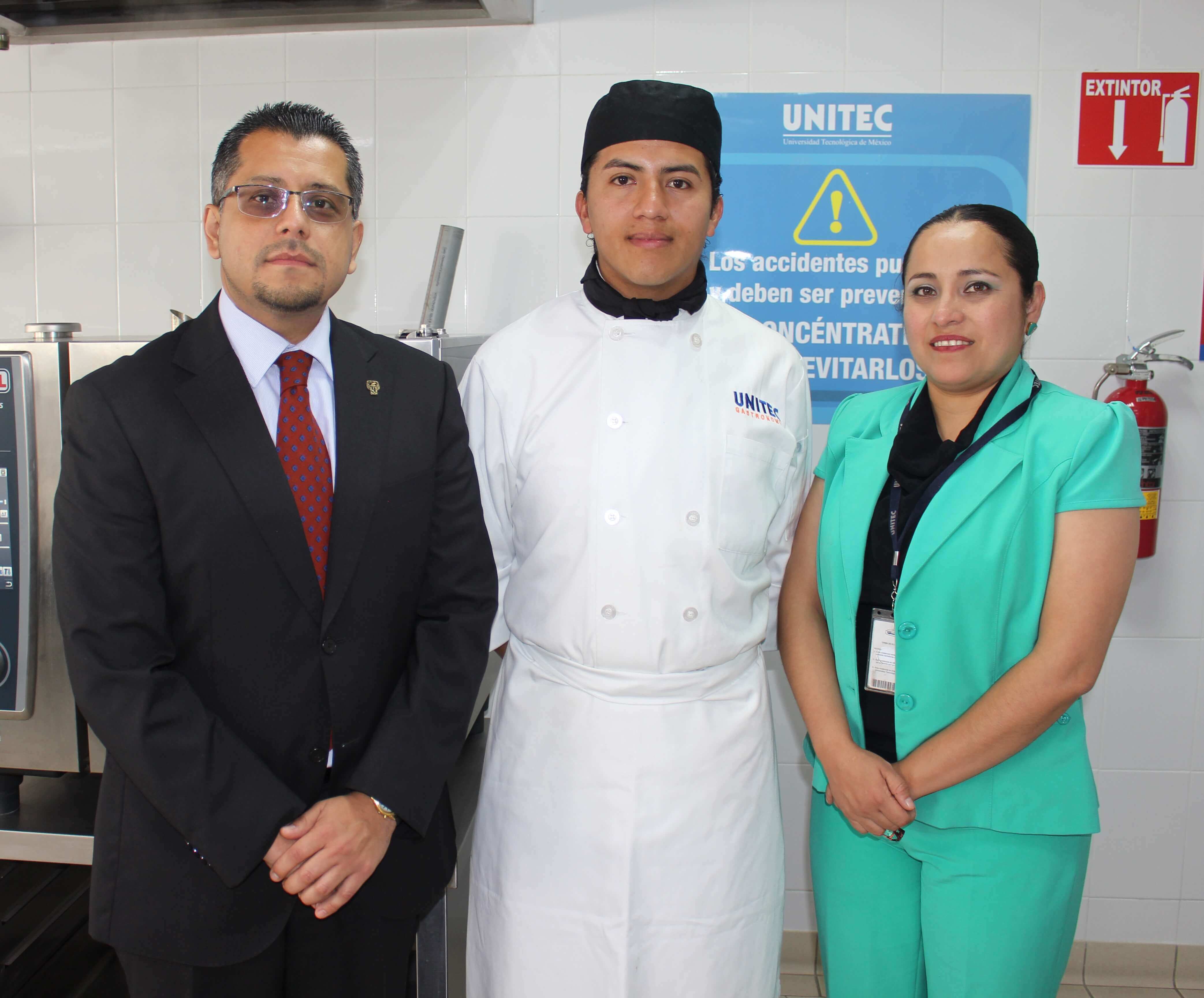 Estudiantes de Gastronomía ganadores de la Beca Richard Sandoval Estudiantes de Gastronomía ganadores de la Beca Richard Sandoval