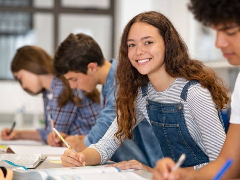 Ventajas de estudiar inglés en la preparatoria 