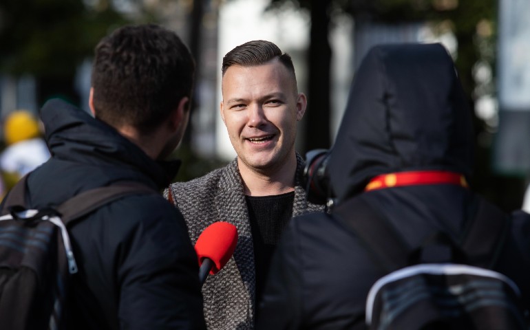 carrera-comunicacion-entrevista-a-persona