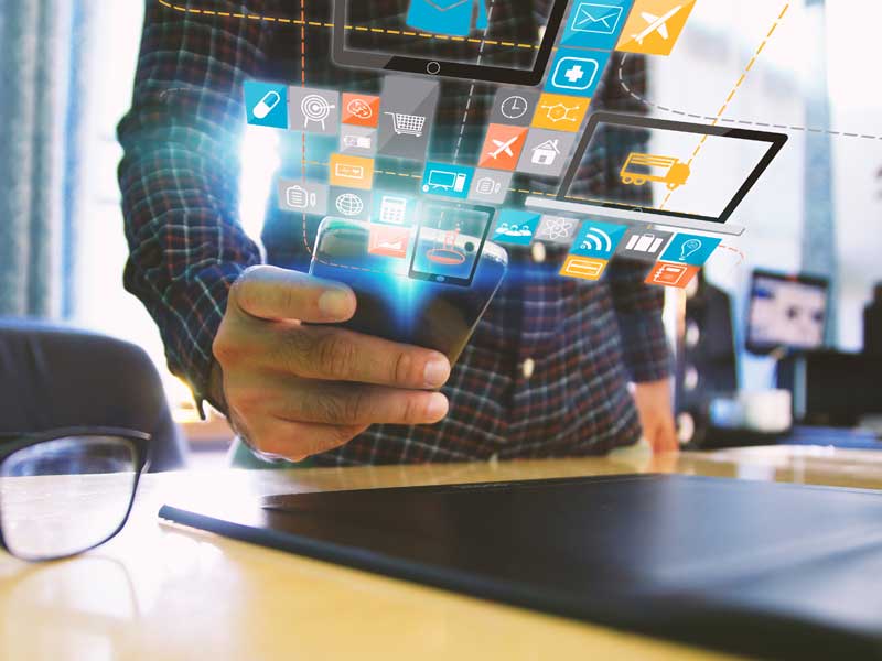 Community Manager: qué hace y cuánto gana