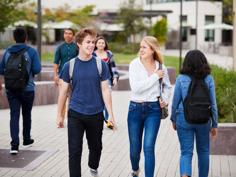 ¿Cuánto cuesta estudiar la preparatoria? 