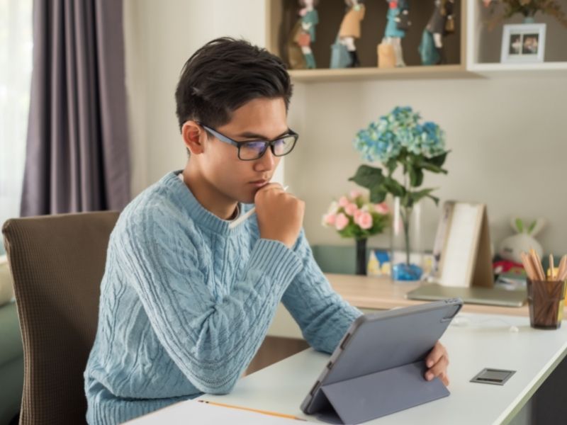 Ventajas de estudiar la prepa en línea
