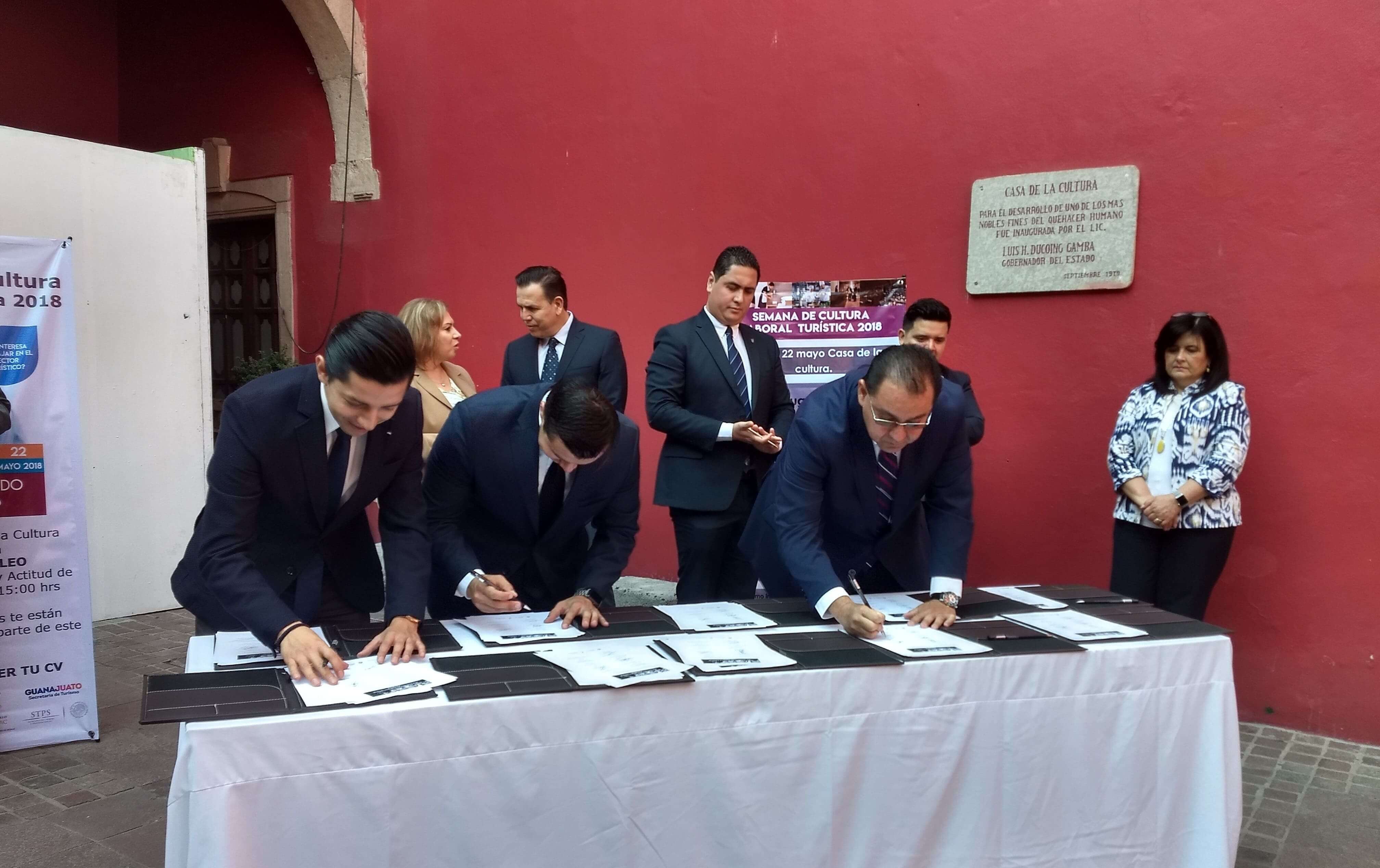 firma_León2