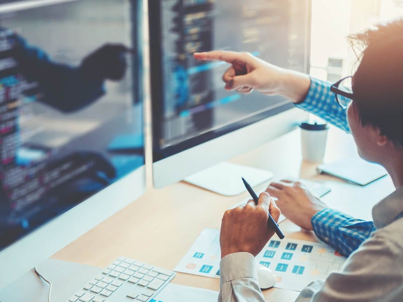 ingenieria-en-software-y-redes-trabajadores