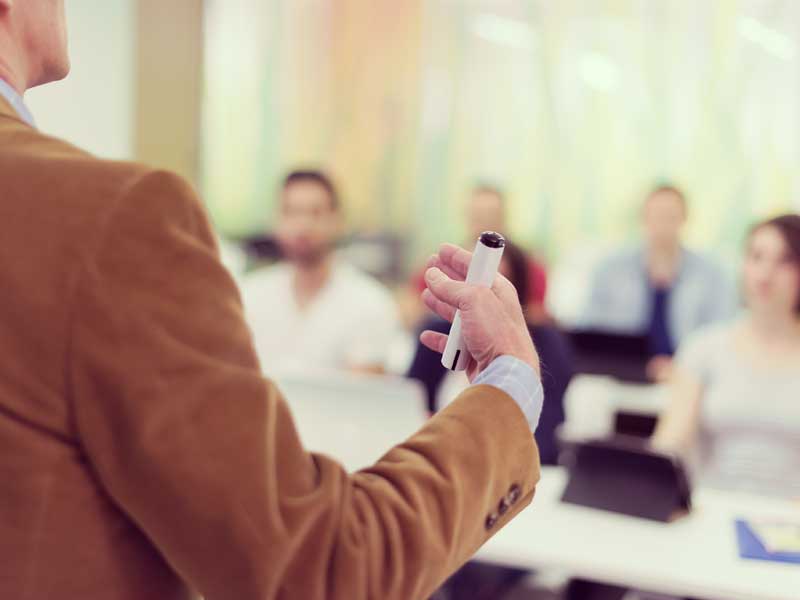 ¿Qué estudiar para ser maestro?