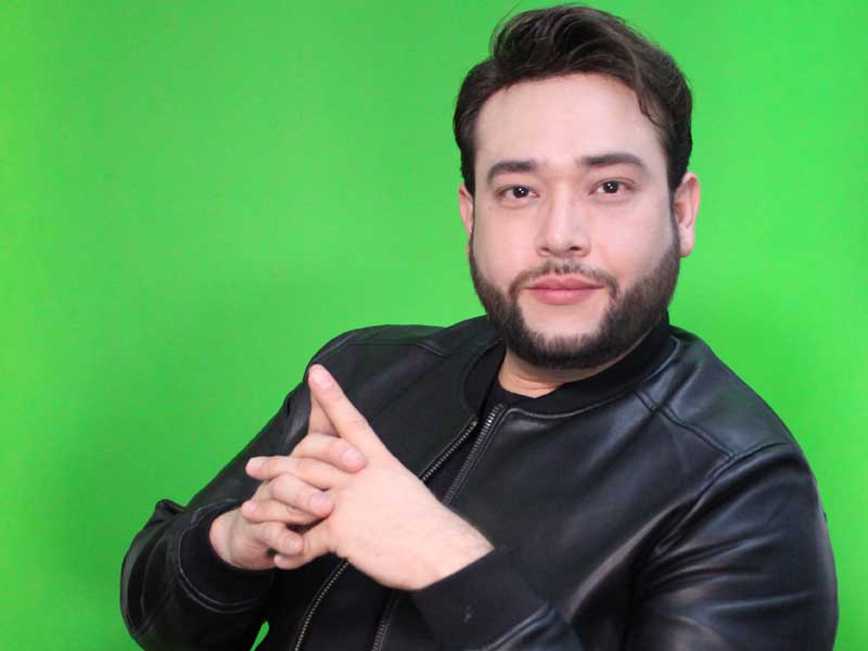 Raúl Martínez, RP de Tinder