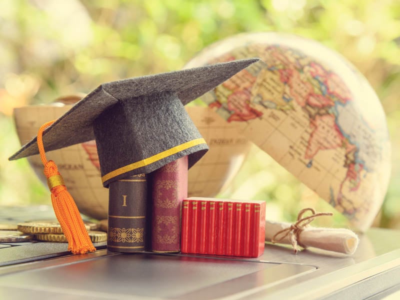 Éxito al estudiar un posgrado y un concepto de experiencia de visión del mundo abierto o ampliado