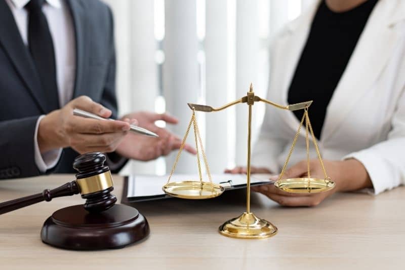 ¿Cuáles con las primeras materias de derecho?